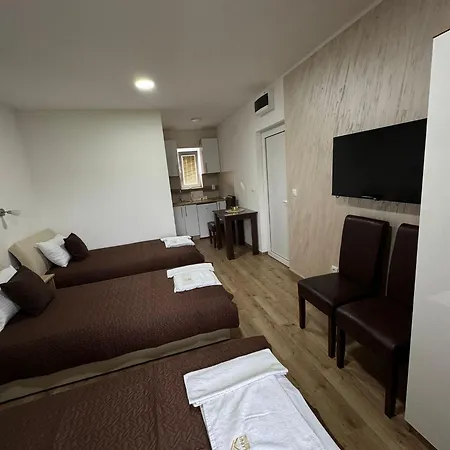 Luna, Borsko Jezero * Bor