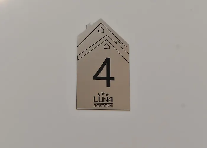 Luna, Borsko Jezero * 博尔