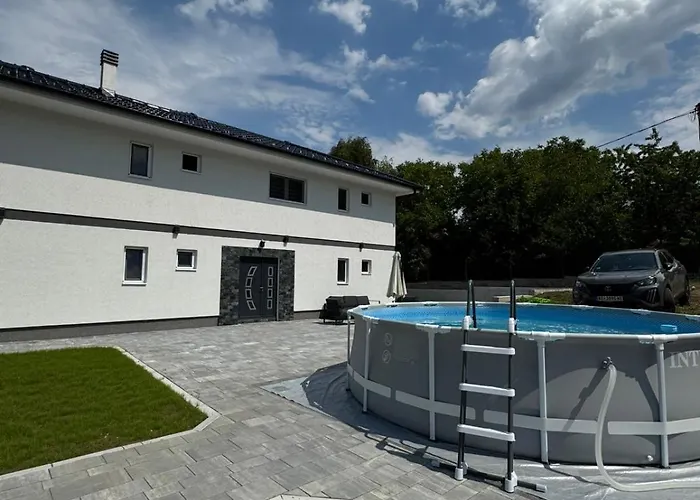 Luna, Borsko Jezero * 博尔