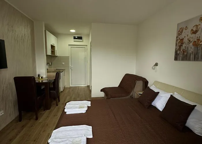 Luna, Borsko Jezero 博尔