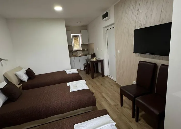 Luna, Borsko Jezero * 博尔