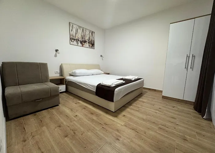 Luna, Borsko Jezero 博尔